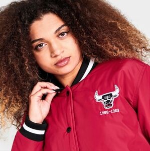 NWOT Chicago Bulls women's puffer jacket xs